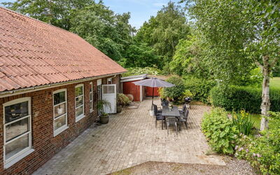 Jonni - 15Km from the Sea