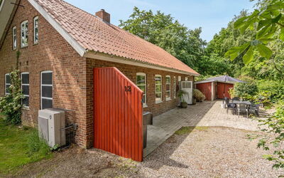 Jonni - 15Km from the Sea