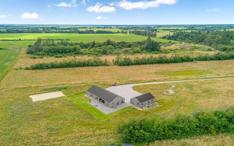 Etje - 6Km from the Sea: Cottage, Roof, Home, Slope, Hut, Siding