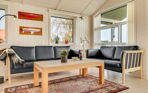 Duschanka - 50M to the Fjord: Plant Community, Sunlight, Herbaceous Plant, Garden, Plantation, Agriculture, Farm
