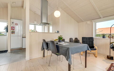 Duschanka - 50M to the Fjord: Plant Community, Sunlight, Herbaceous Plant, Garden, Plantation, Agriculture, Farm