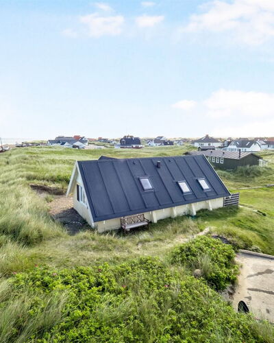 Ebba - 25M from the Sea