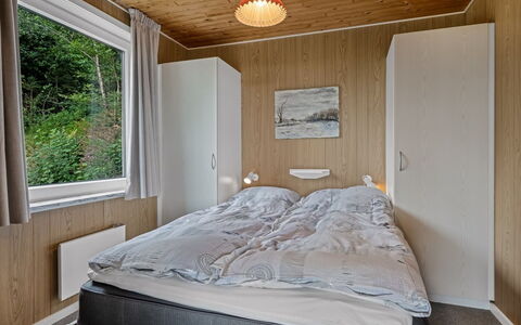 Simo - 250M from the Sea: Bedroom, Wood, Bed, Interior Design, Bed Sheet, Bedding, Home, Bed Frame, Floor, Room