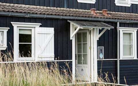 Tofan - 100M to the Fjord: Roof, House, Land Lot, Home, Cottage, Estate, Garden Buildings, Shade, Log Cabin, Landscaping