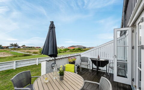 Tofan - 100M to the Fjord: Roof, House, Land Lot, Home, Cottage, Estate, Garden Buildings, Shade, Log Cabin, Landscaping
