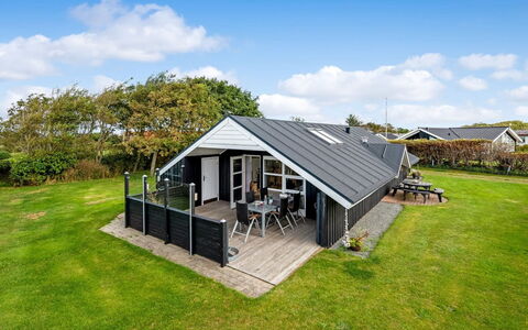 Naninja - 300M to the Fjord: Cottage, Home, House, Roof, Porch, Estate, Siding, Garden Buildings, Farmhouse, Yard