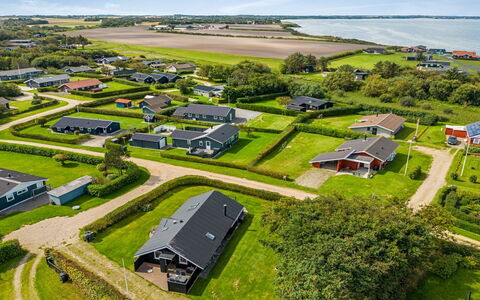 Naninja - 300M to the Fjord: Cottage, Home, House, Roof, Porch, Estate, Siding, Garden Buildings, Farmhouse, Yard