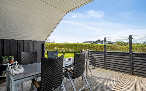 Naninja - 300M to the Fjord: Cottage, Home, House, Roof, Porch, Estate, Siding, Garden Buildings, Farmhouse, Yard