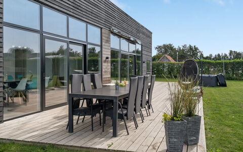 Nimrod - 300M from the Sea: Flooring, Wall, Floor, Interior Design, Wood, Ceiling, Wood Flooring, Lighting, Furniture, Laminate Flooring