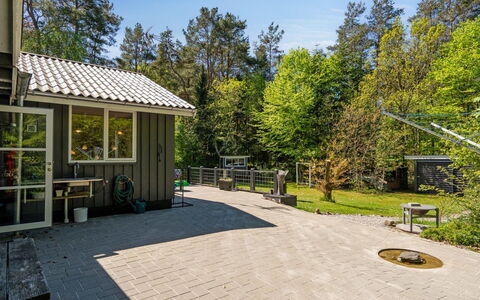 Hunding - 7Km from the Sea: Apartment, Shade, Balcony, Chair, Fence, Outdoor Furniture, Aluminium, Artificial Turf