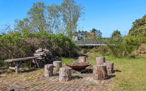 Frandsine - 800M from the Sea: Wood, Shrub, Plant Community, Outdoor Bench, Groundcover, Bench, Outdoor Furniture, Garden, Outdoor Table