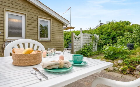 Eilke - 50M from the Sea: Cottage, Home, House, Roof, Porch, Estate, Siding, Garden Buildings, Farmhouse, Yard