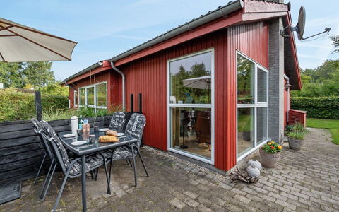 Anselm: House, Home, Residential Area, Cottage, Siding, Estate, Driveway, Yard