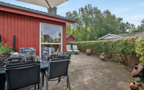 Anselm: House, Home, Residential Area, Cottage, Siding, Estate, Driveway, Yard