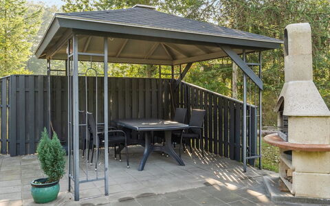 Razmo - 300M from the Sea: Roof, House, Home, Cottage, Siding, Estate, Driveway, Garden Buildings, Yard, Shed