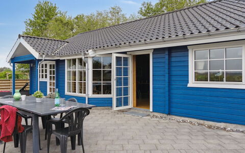 Hæryst - 175M from the Sea: Residential Area, Roof, Suburb, Driveway, Estate, Chimney