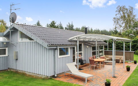 Albertina - 200M from the Sea: House, Home, Residential Area, Roof, Cottage, Land Lot, Estate, Yard, Garden, Siding