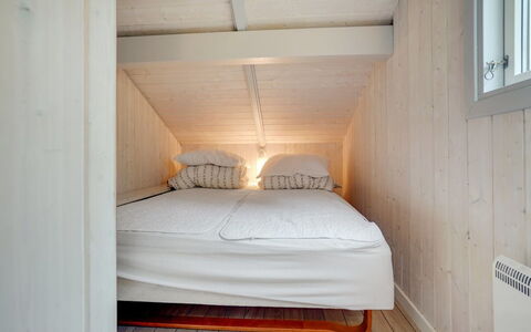 Selver - 250M from the Sea: Flooring, Floor, Wood, Interior Design, Bedroom, Ceiling, Furniture, Room, Bed, Bed Sheet