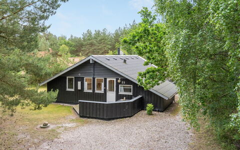 Selver - 250M from the Sea: Roof, House, Home, Cottage, Siding, Estate, Driveway, Garden Buildings, Yard, Shed