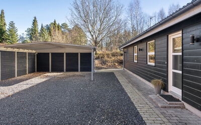 Ulfsten - 1.6Km from the Sea