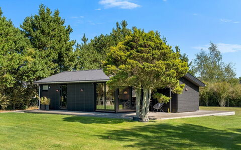 Litle - 600M from the Sea: Roof, Home, Cottage, Door, Groundcover, Garden Buildings, Farmhouse, Garden, Shade, Lawn
