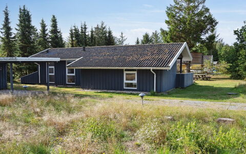 Antoinette - 500M from the Sea: House, Home, Residential Area, Roof, Cottage, Land Lot, Estate, Yard, Garden, Siding