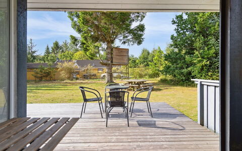Antoinette - 500M from the Sea: House, Home, Residential Area, Roof, Cottage, Land Lot, Estate, Yard, Garden, Siding