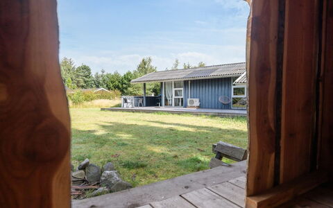 Antoinette - 500M from the Sea: House, Home, Residential Area, Roof, Cottage, Land Lot, Estate, Yard, Garden, Siding