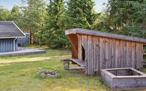 Antoinette - 500M from the Sea: House, Home, Residential Area, Roof, Cottage, Land Lot, Estate, Yard, Garden, Siding