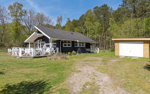 Petri - 500M from the Sea: Cottage, Home, House, Roof, Porch, Estate, Siding, Garden Buildings, Farmhouse, Yard
