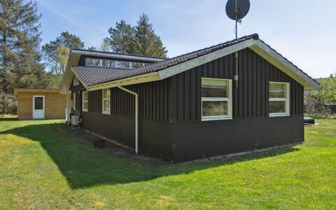 Petri - 500M from the Sea: Cottage, Home, House, Roof, Porch, Estate, Siding, Garden Buildings, Farmhouse, Yard