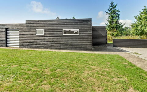 Edda - 400M from the Sea: Roof, House, Land Lot, Home, Cottage, Estate, Garden Buildings, Shade, Log Cabin, Landscaping