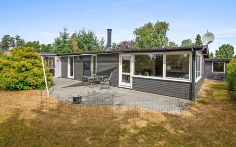 Svend - 1.5Km from the Sea: House, Home, Land Lot, Cottage, Estate, Siding, Lawn, Garden, Yard, Landscaping