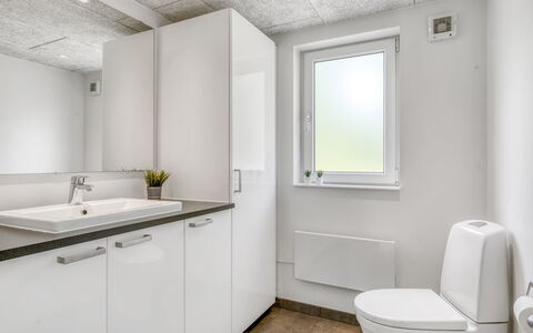 Jurien - 450M from the Sea: Plumbing Fixture, Wall, Flooring, Sink, Floor, Interior Design, Bathroom Sink, Ceiling, Bathroom, Tap