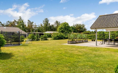 Jurien - 450M from the Sea: Grass, Tree, Shrub, Garden, Land Lot, Shade, Roof, Groundcover, Lawn