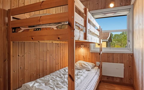 Annestine - 200M from the Sea: Wood, Hardwood, Wood Stain, Bedroom, Floor, Flooring, Plank, Door, Bunk Bed, Bed