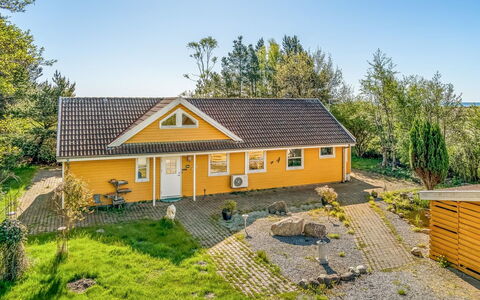 Annestine - 200M from the Sea: Plant Community, Sunlight, Herbaceous Plant, Garden, Plantation, Agriculture, Farm