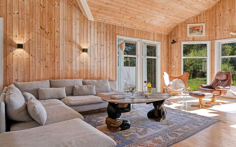 Annestine - 200M from the Sea: Plant Community, Sunlight, Herbaceous Plant, Garden, Plantation, Agriculture, Farm