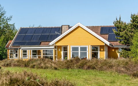 Annestine - 200M from the Sea: Plant Community, Sunlight, Herbaceous Plant, Garden, Plantation, Agriculture, Farm