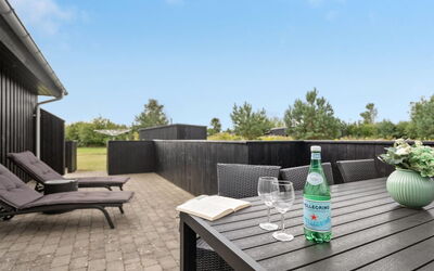 Thure - 1Km from the Sea