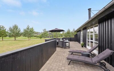 Thure - 1Km from the Sea