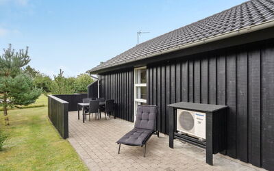 Thure - 1Km from the Sea