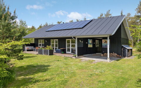 Berta - 300M from the Sea: Plant Community, Sunlight, Herbaceous Plant, Garden, Plantation, Agriculture, Farm