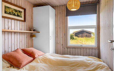 Aatu - 360M from the Sea: Wood, Bedroom, Bed, Home, Wood Stain, Hardwood, Bed Sheet, Bedding, Bed Frame, Plank