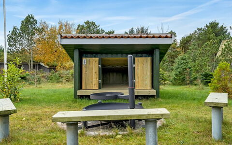 Birghir - 1.5Km from the Sea: Cottage, Shed, Hut, Farmhouse, Prairie, Shack, Barn, Log Cabin, Garden Buildings