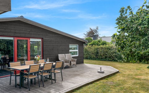 Sveina - 600M from the Sea: Wood, Cottage, Home, Plank, Hardwood, Siding, Groundcover, Deck, Wood Stain, Garden Buildings