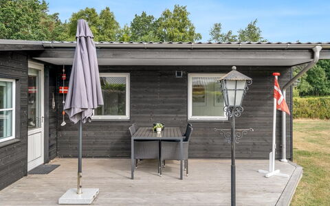 Sveina - 600M from the Sea: Wood, Siding, Door, Home, Porch, Deck, Cottage, Hardwood, Wood Stain, Plank
