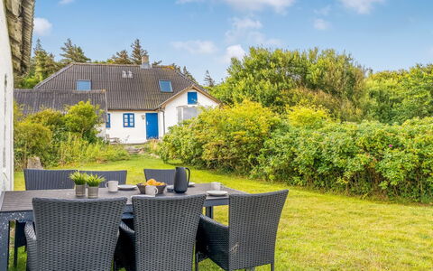 Agrippa - 30M to the Fjord: Blue, Shrub, Cottage, Groundcover, Garden, Estate, Shade, Landscaping, Farmhouse, Eco Hotel