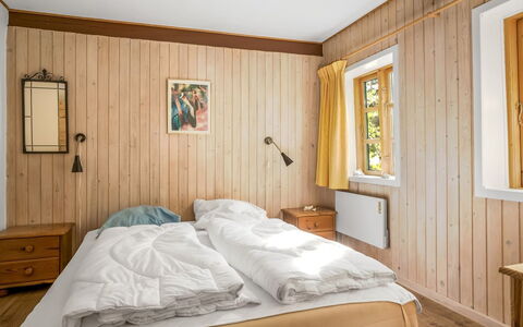 Agrippa - 30M to the Fjord: Bed, Bedroom, Interior Design, Wall, Flooring, Floor, Wood, Furniture, Bed Sheet, Bedding