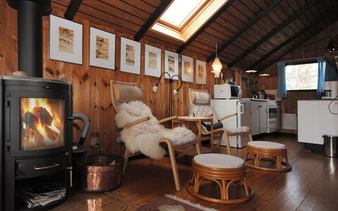 Deni - 4Km from the Sea: Home, Residential Area, House, Cottage, Roof, Land Lot, Siding, Garden, Estate, Lawn